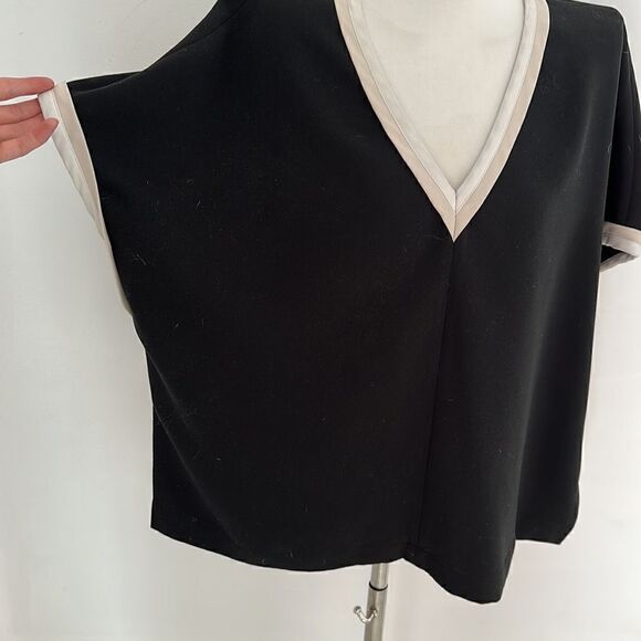 Marie Oliver Black V Neck Batwing Sleeve Blouse - Picture 2 of 6